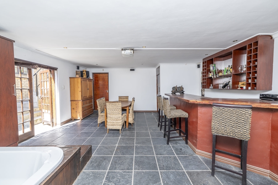 4 Bedroom Property for Sale in Protea Heights Western Cape